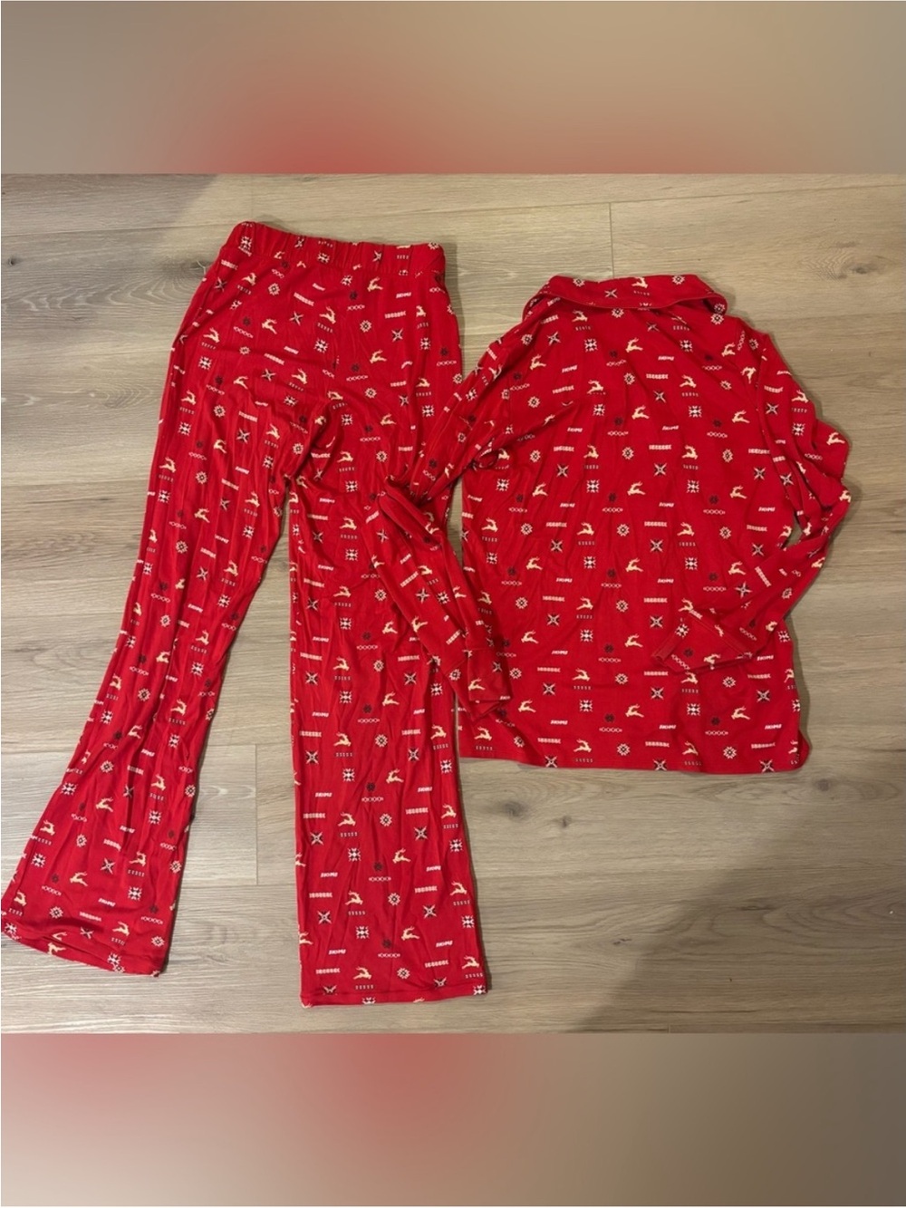 SKIMS Red Christmas Pajama Set - Picture 2 of 4